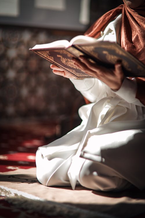 Fotos de stock gratuitas de arrodillado, espiritualidad, islam