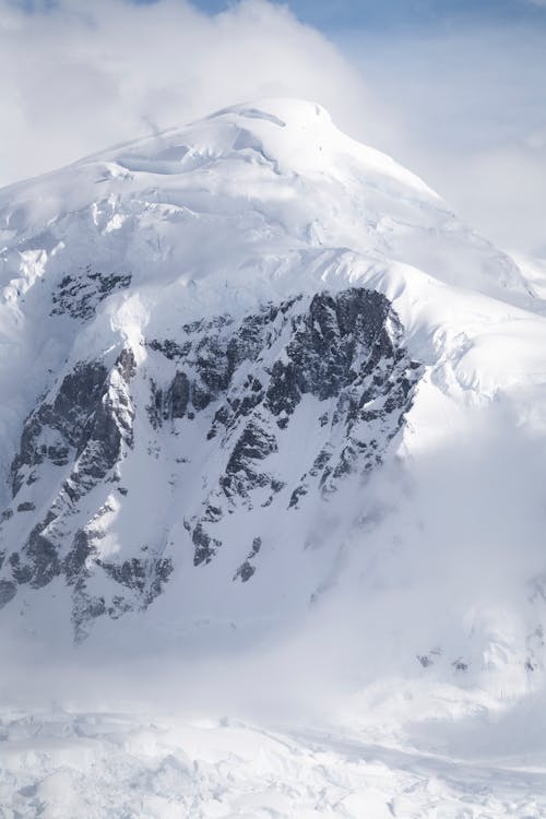Δωρεάν στοκ φωτογραφιών με αρκτικός, βουνό, κατακόρυφη λήψη