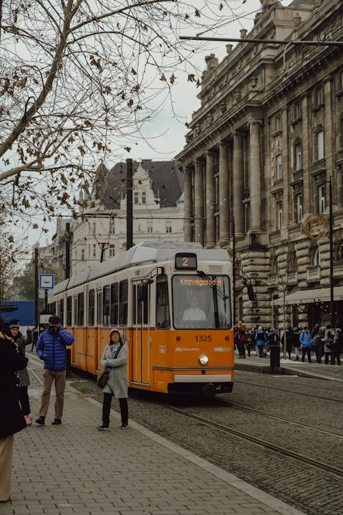 Ingyenes stockfotó Budapest, emberek, épületek témában
