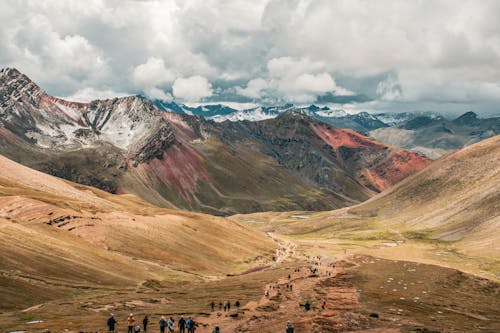 Foto profissional grátis de andando, aventura, caminhada