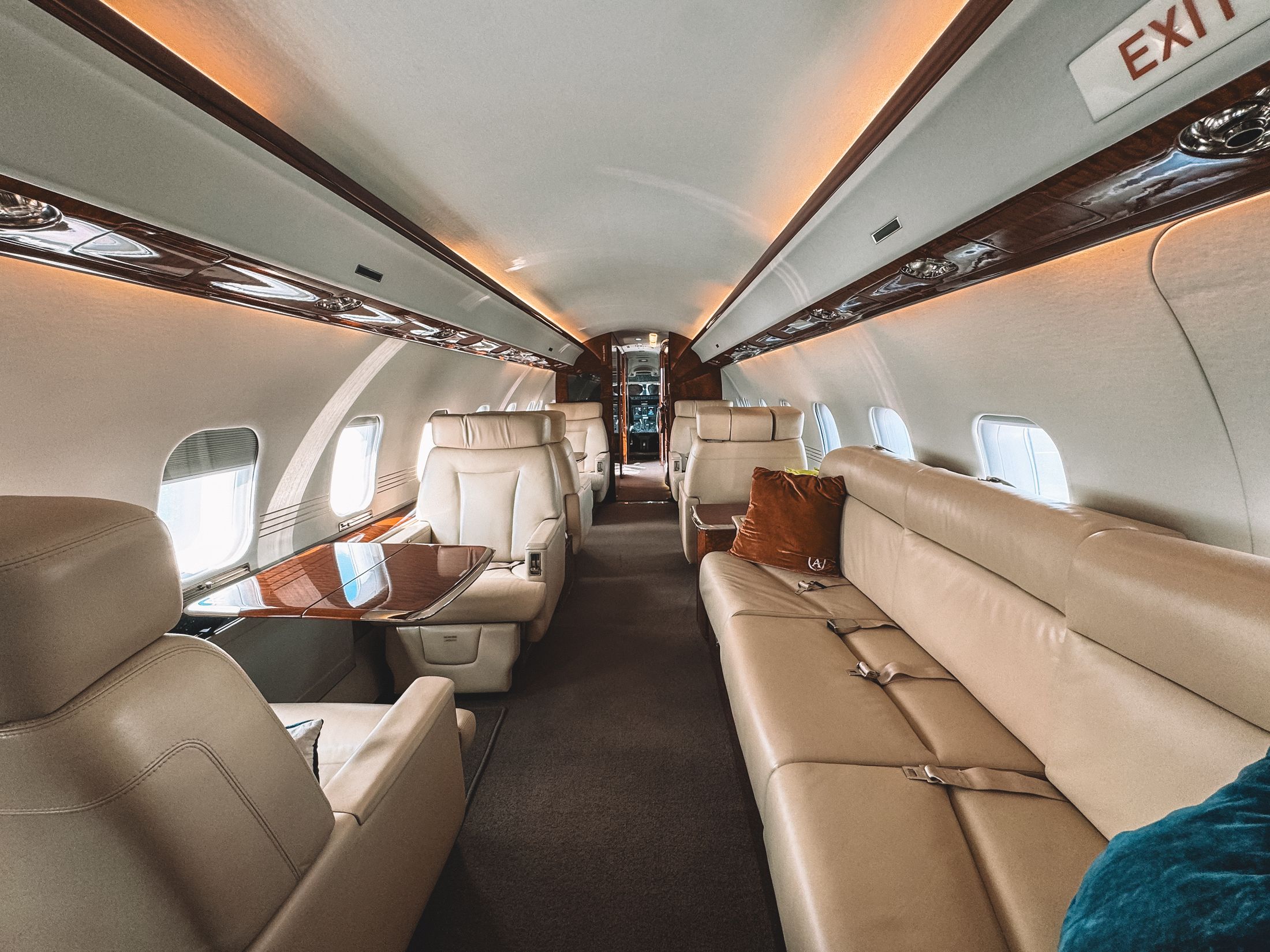 Innenraum eines hochwertigen Privatjets