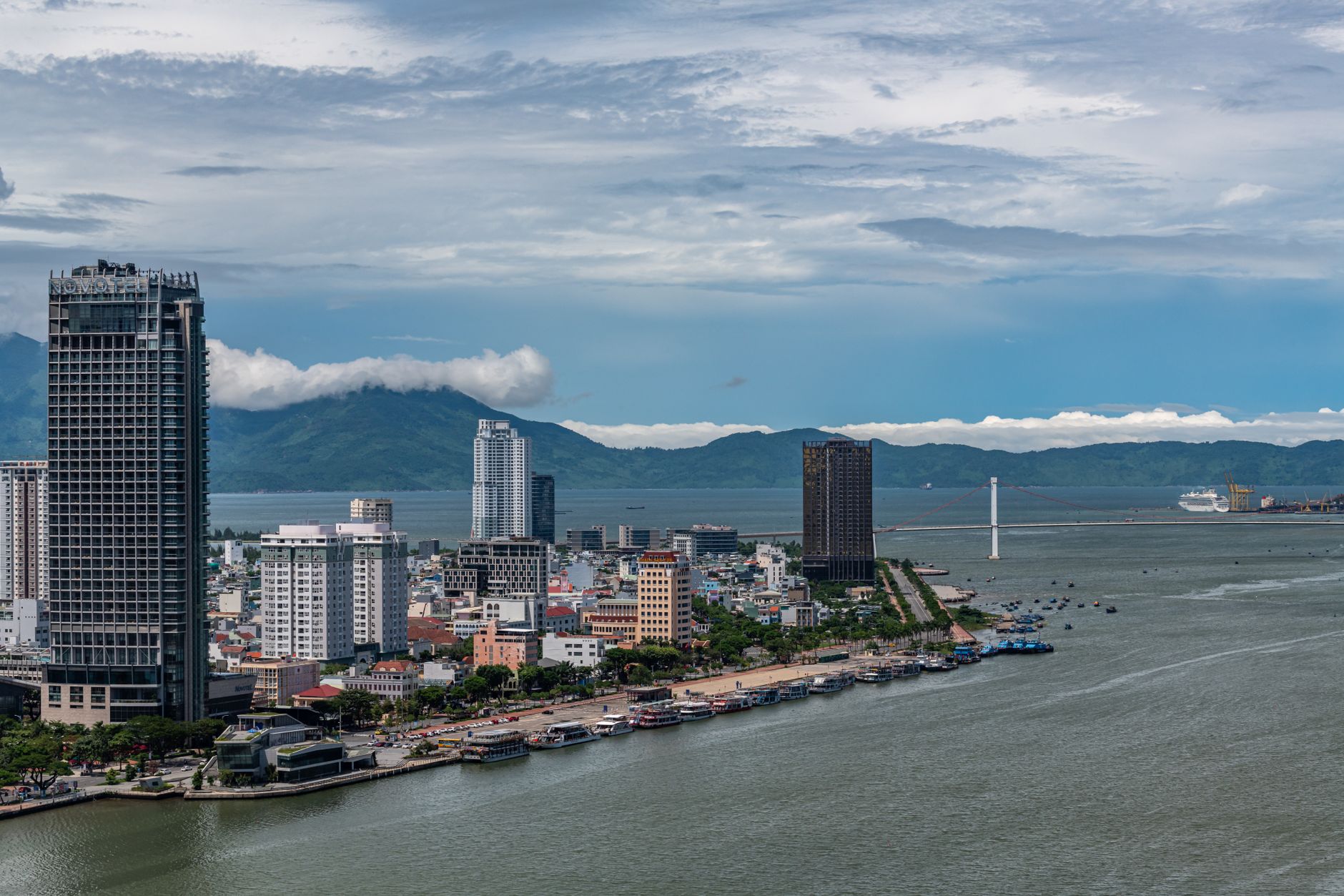 Popular sights in Da Nang Landmarks in Da Nang
