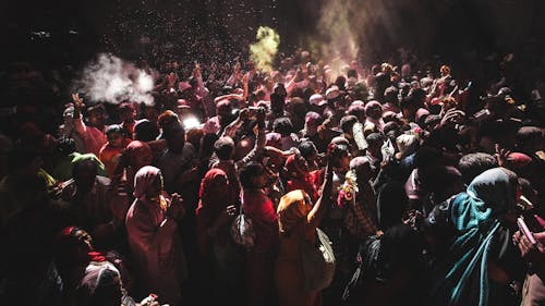 bezplatná Základová fotografie zdarma na téma barevný festival, dav, dav v indii Základová fotografie