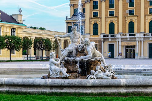 Fuente Del Palacio De Schönbrunn