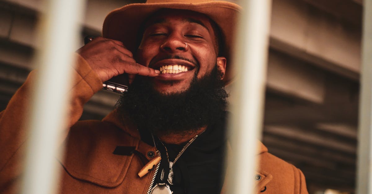 Kostenloses Foto zum Thema bart, fashion, festhalten