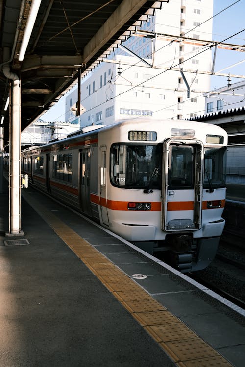 Darmowe zdjęcie z galerii z budynki, dworzec kolejowy, japonia