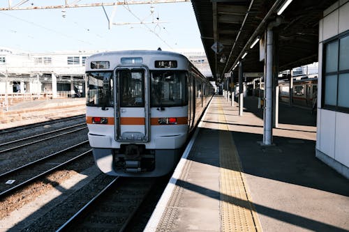 Darmowe zdjęcie z galerii z dworzec kolejowy, japonia, kolej