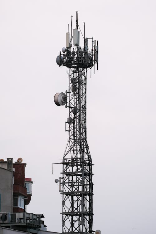 Immagine gratuita di cielo coperto, città, costruzione