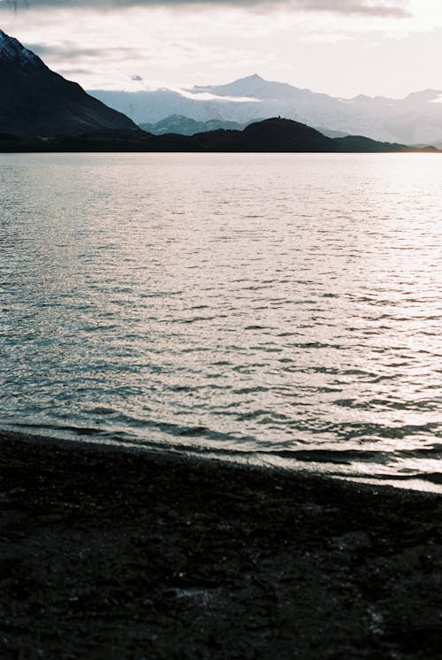 Foto stok gratis alam, bayangan hitam, danau