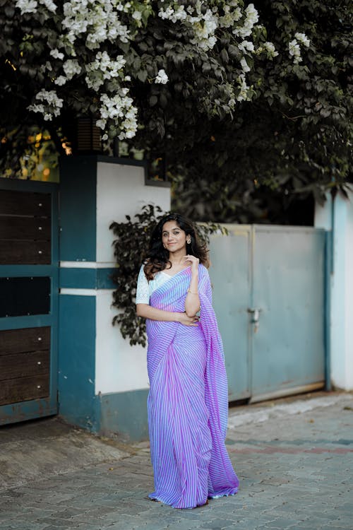 人行道, 传统服装, 印度女人 的 免费素材图片