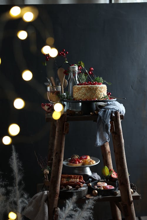 Gratis stockfoto met cakes, desserts, hout
