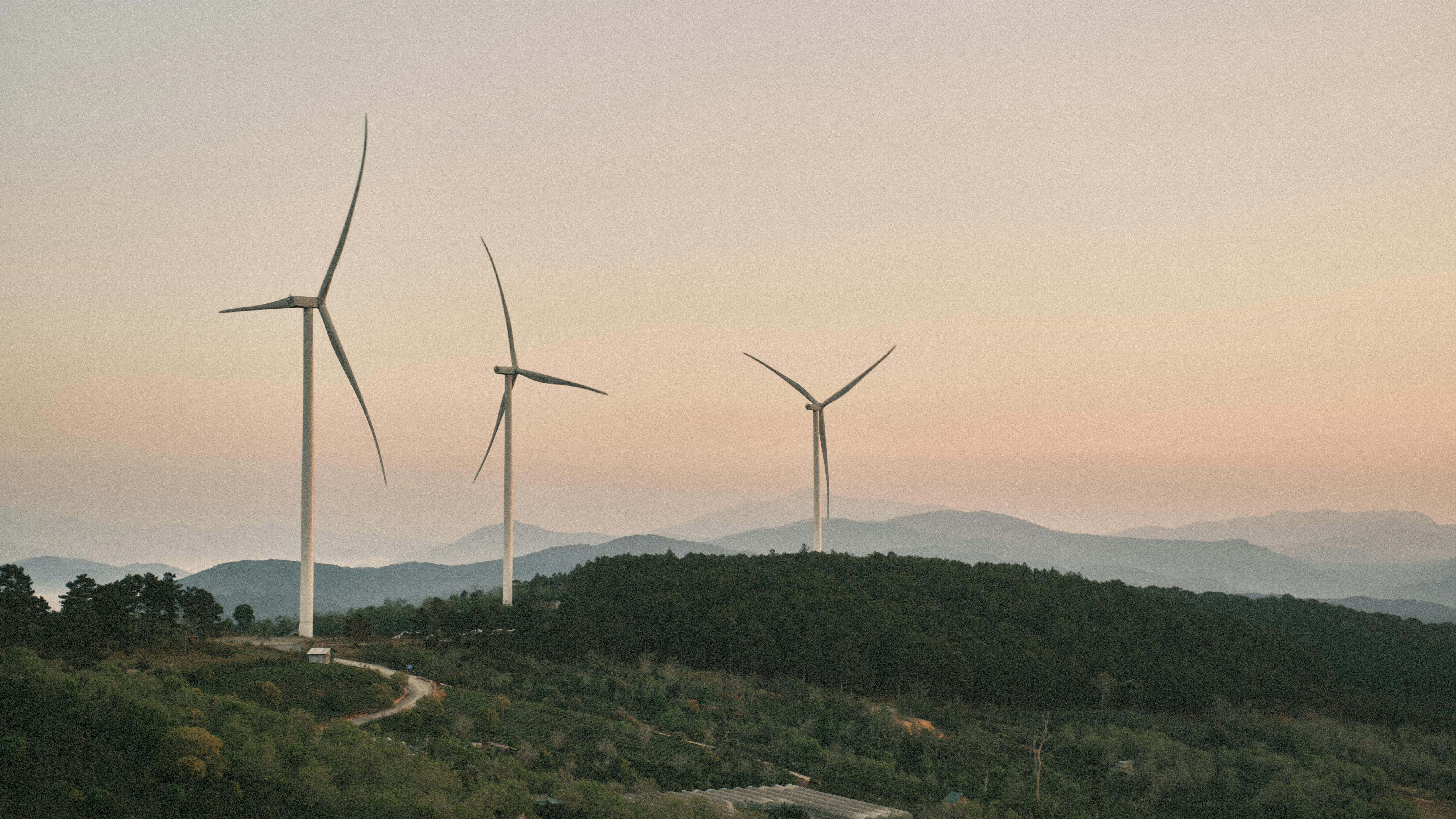 7 Benefits of Renewable Energy Use — Photo by Hoài  Nam on Pexels