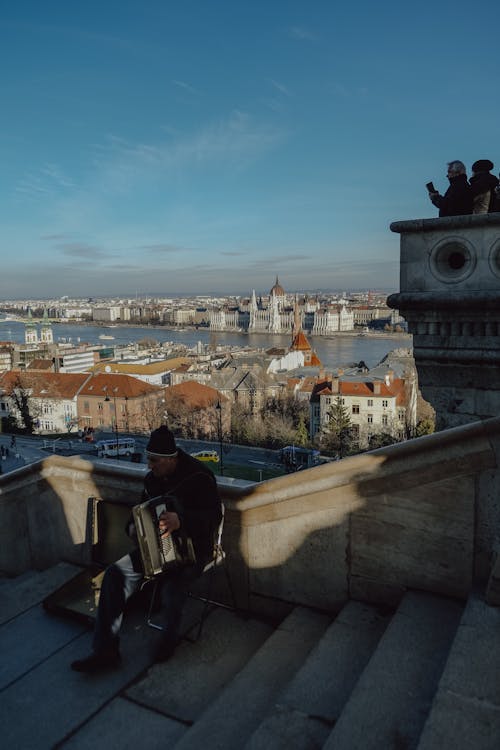 Безкоштовне стокове фото на тему «акордеон, Будапешт, вертикальні постріл»