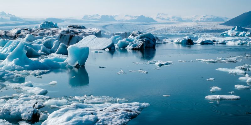 Icebergs en la laguna glaciar de Jökulsárlón