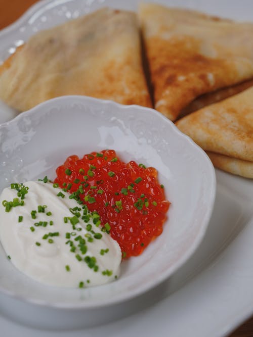 Foto profissional grátis de atendendo, café da manhã, caviar