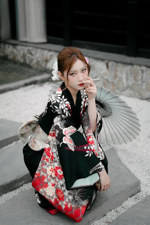 Gratis lagerfoto af asiatisk kvinde, crouching, geisha
