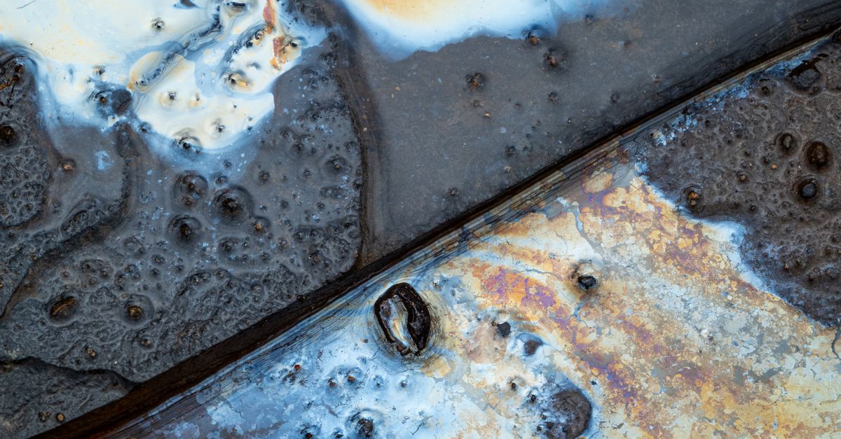 A detailed look at the 12 worst oil spills and their global consequences A detailed look at the 12 worst oil spills and their global consequences