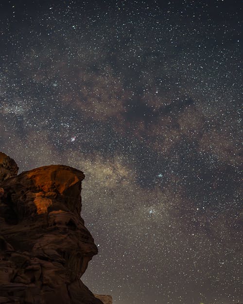 astronomi, dikey atış, gece içeren Ücretsiz stok fotoğraf