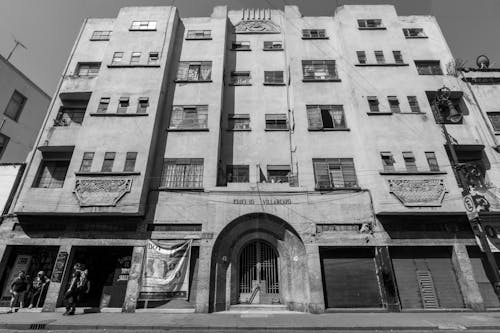 Darmowe zdjęcie z galerii z budynek, budynek villarcaya, czarno-biały