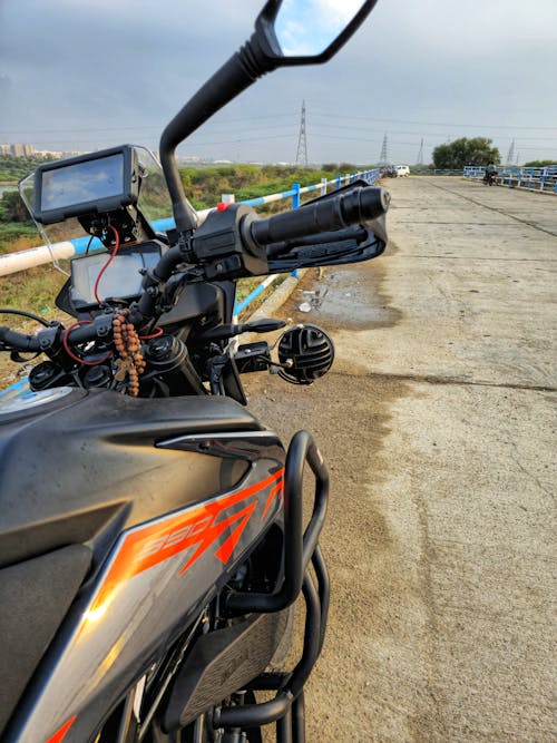 Fotobanka s bezplatnými fotkami na tému ahmedabad, bikerové šortky, cyklista