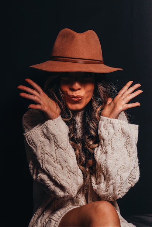 Immagine gratuita di cappello, donna, fotografia di moda