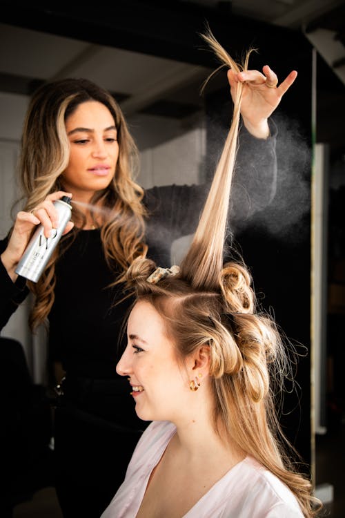 Foto profissional grátis de arrumando o cabelo, cabeleireiro, elegância