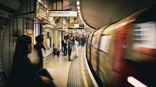倫敦, 公共交通工具, 地鐵列車 的 免費圖庫相片