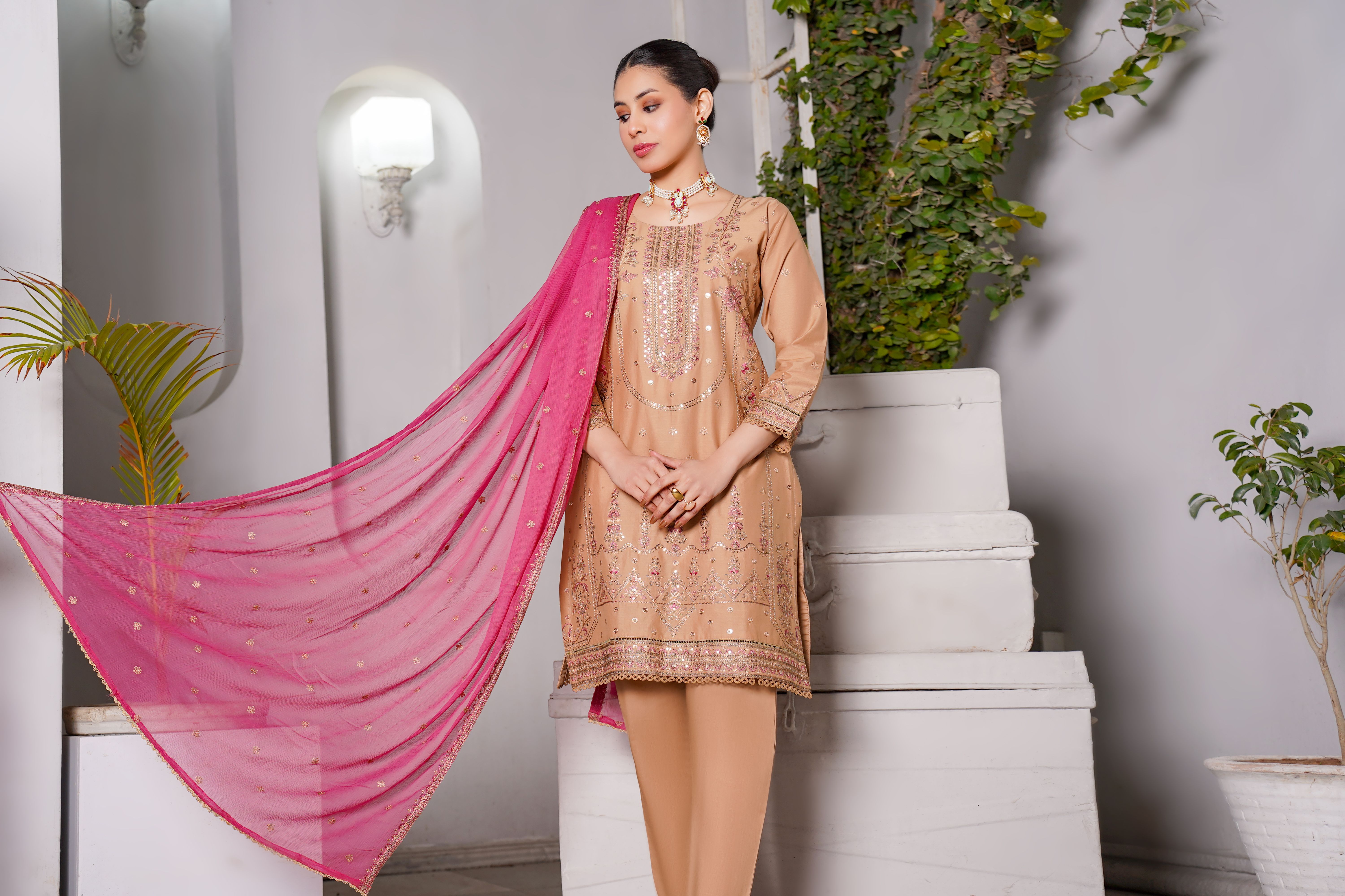 Elegant Traditional Dress For Classic Everyday Wear