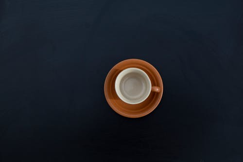 atıştırma, boş fincan, Çay içeren Ücretsiz stok fotoğraf