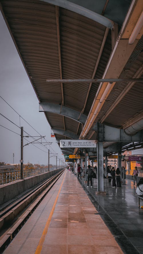 Fotos de stock gratuitas de barandilla, Delhi, estación de tren