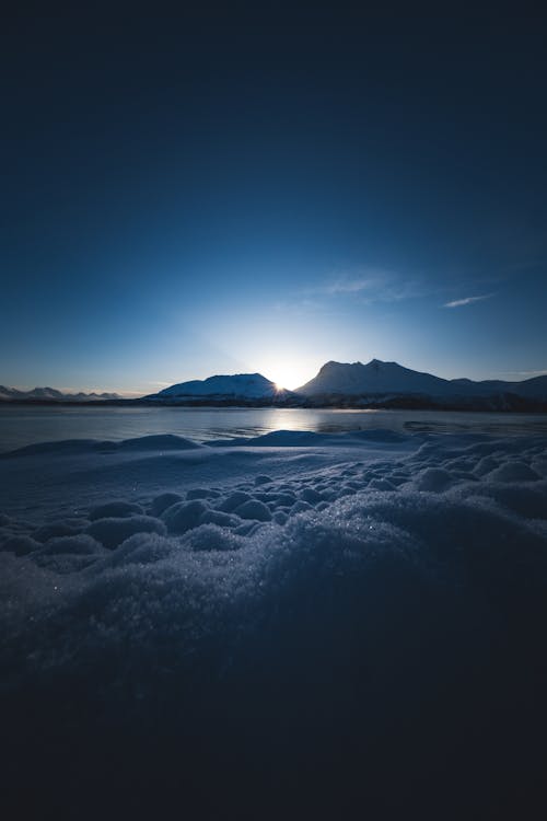 Foto d'estoc gratuïta de alba, àrtic, capvespre
