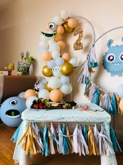 Kostnadsfri bild av ballonger, bord, dekoration
