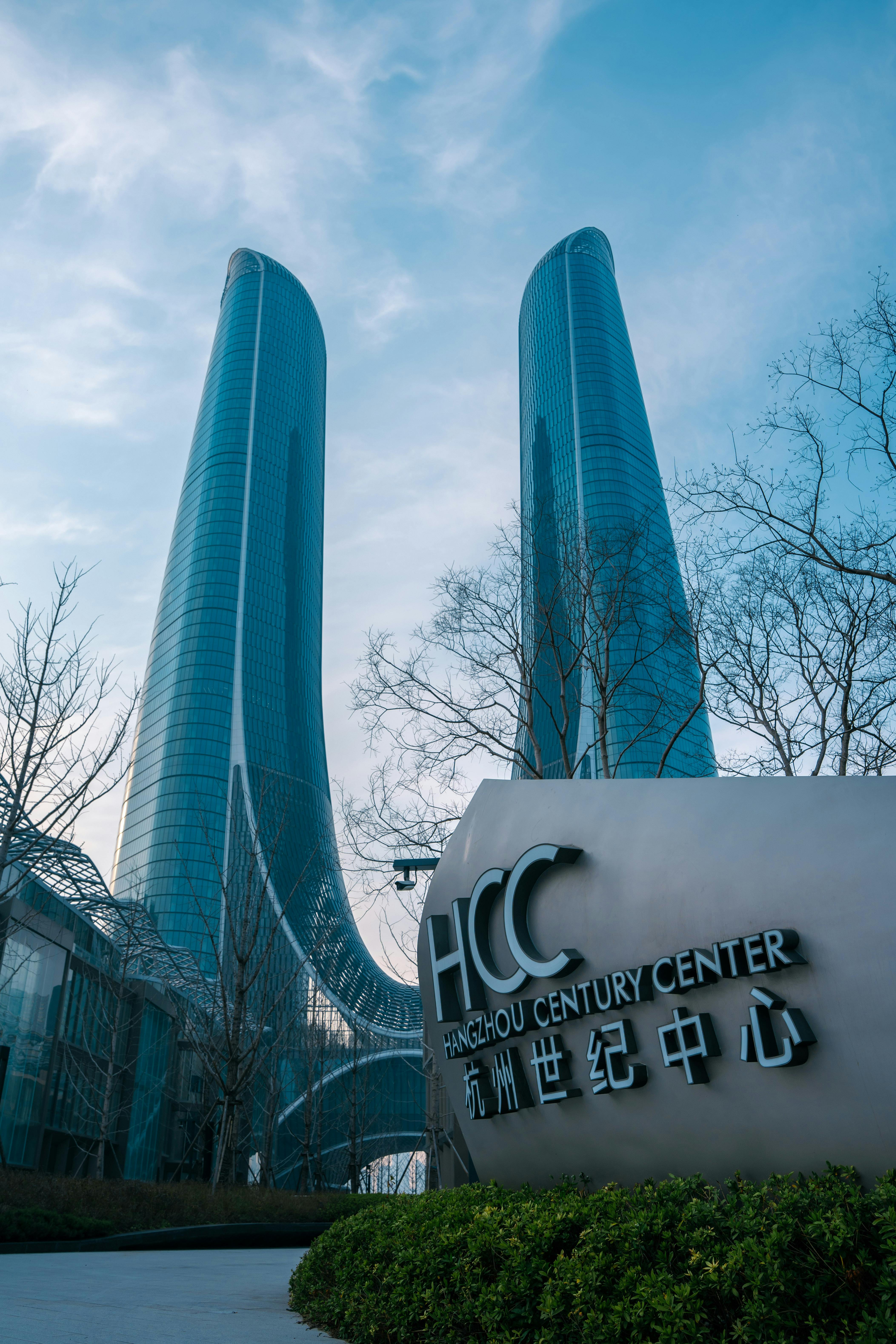 AI数据中心的能耗与散热挑战：对蜂窝纸包装等绿色缓冲材料的启示与需求预测