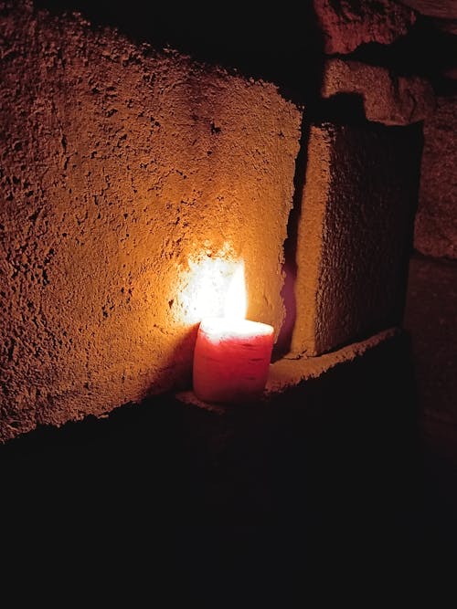 Бесплатное стоковое фото с восковая свеча, отражение света