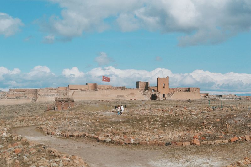 Kars'taki Ani harabelerinin tarihî taş yapıları