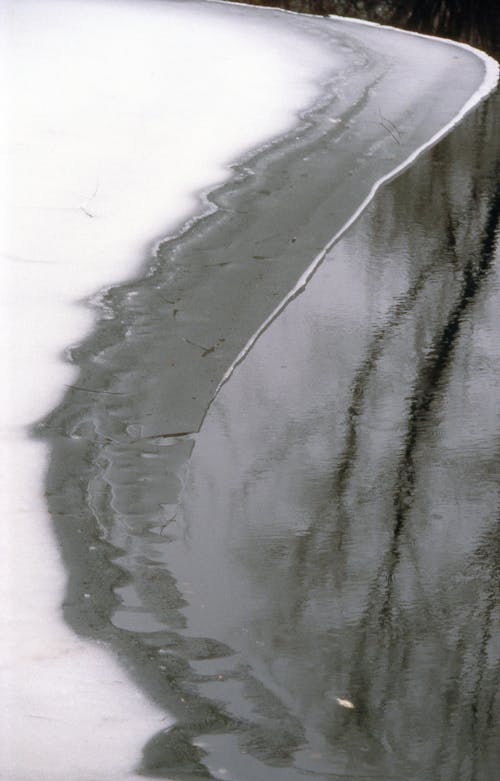 Бесплатное стоковое фото с вертикальный выстрел, водоем, зима