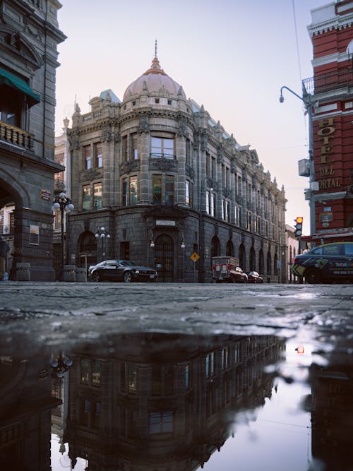 历史建筑, 反射, 后雨 的 免费素材图片