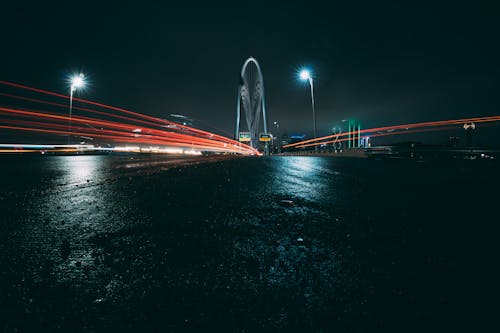 Geceleri Yapının Hızlandırılmış çekimli Fotoğrafçılığı
