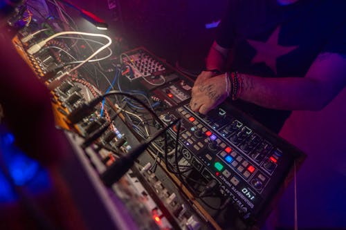 Základová fotografie zdarma na téma dj, DJ mixážní pult, elektronická hudba