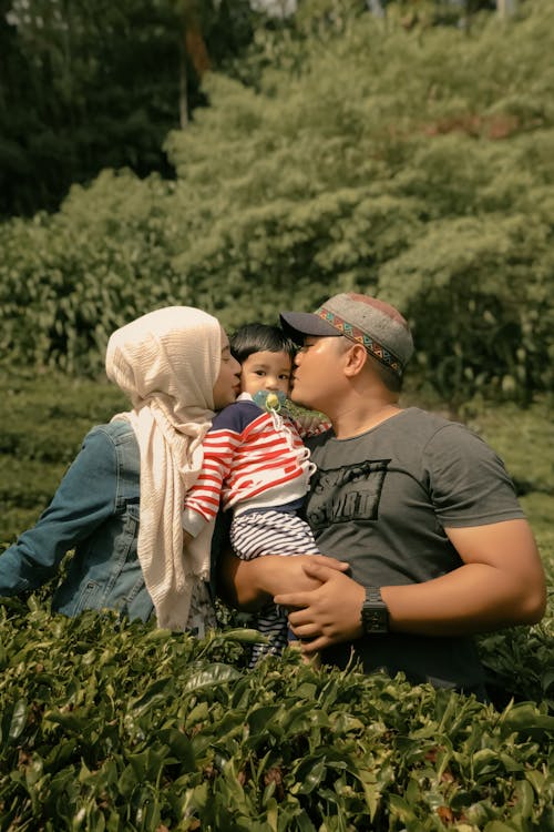 Family photo at the tea field