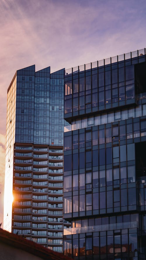 Kostenloses Stock Foto zu bürogebäude, fenster, glas