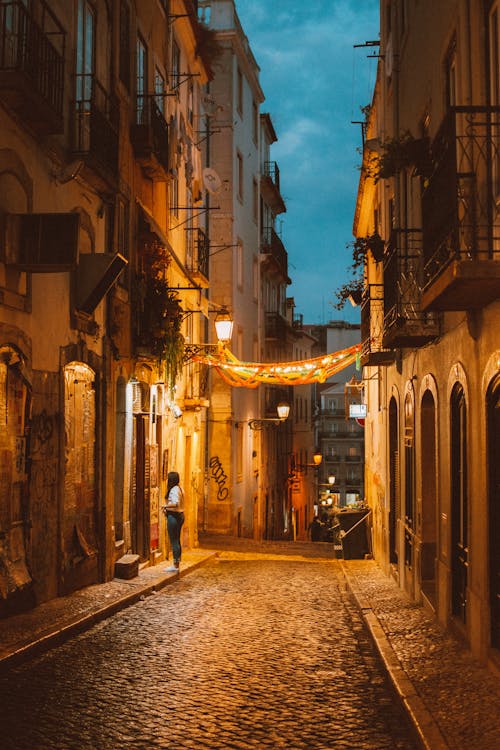 Foto d'estoc gratuïta de arquitectura, carrer, carreró