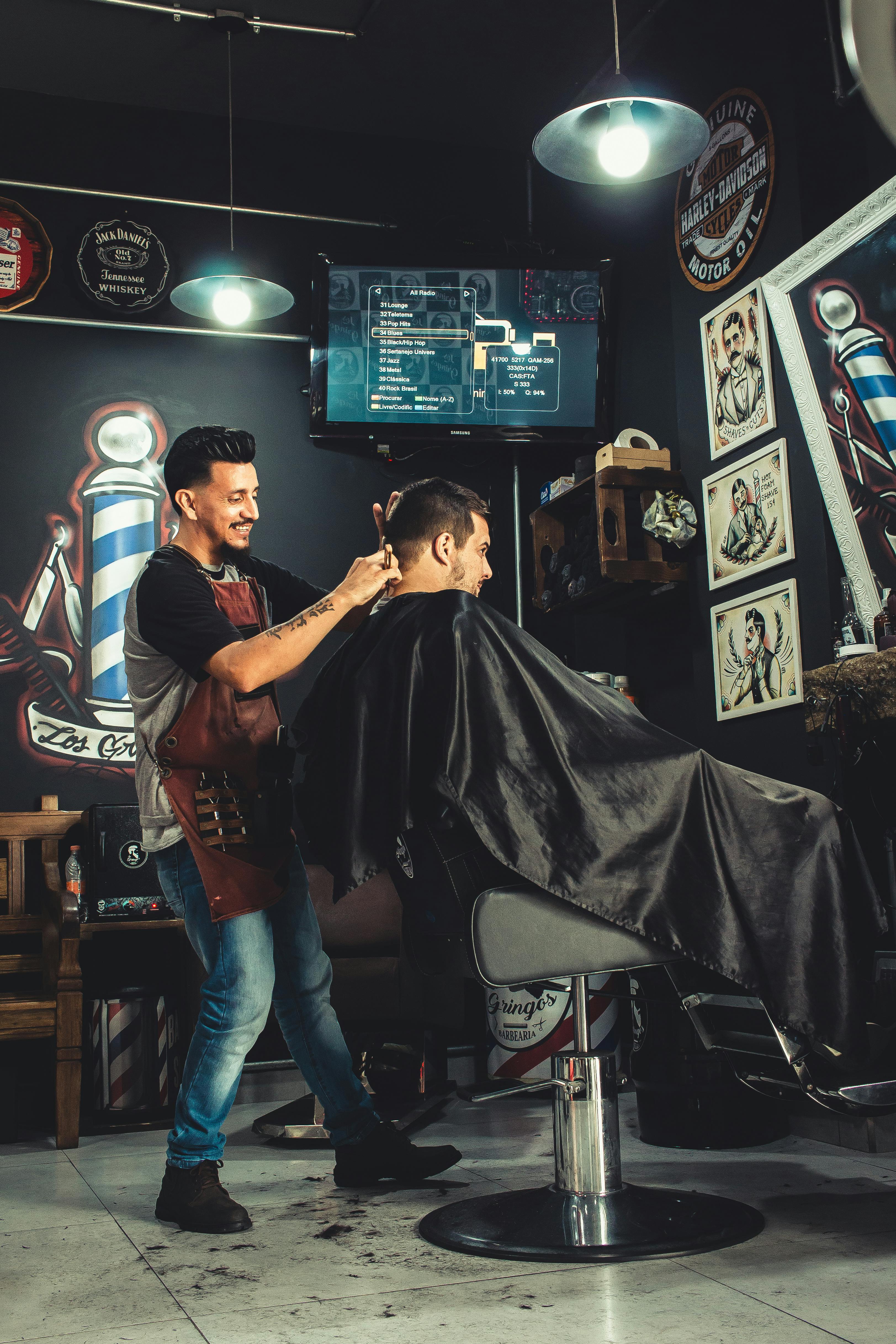 Foto de stock gratuita sobre adultos, atuendo, barber\u00eda