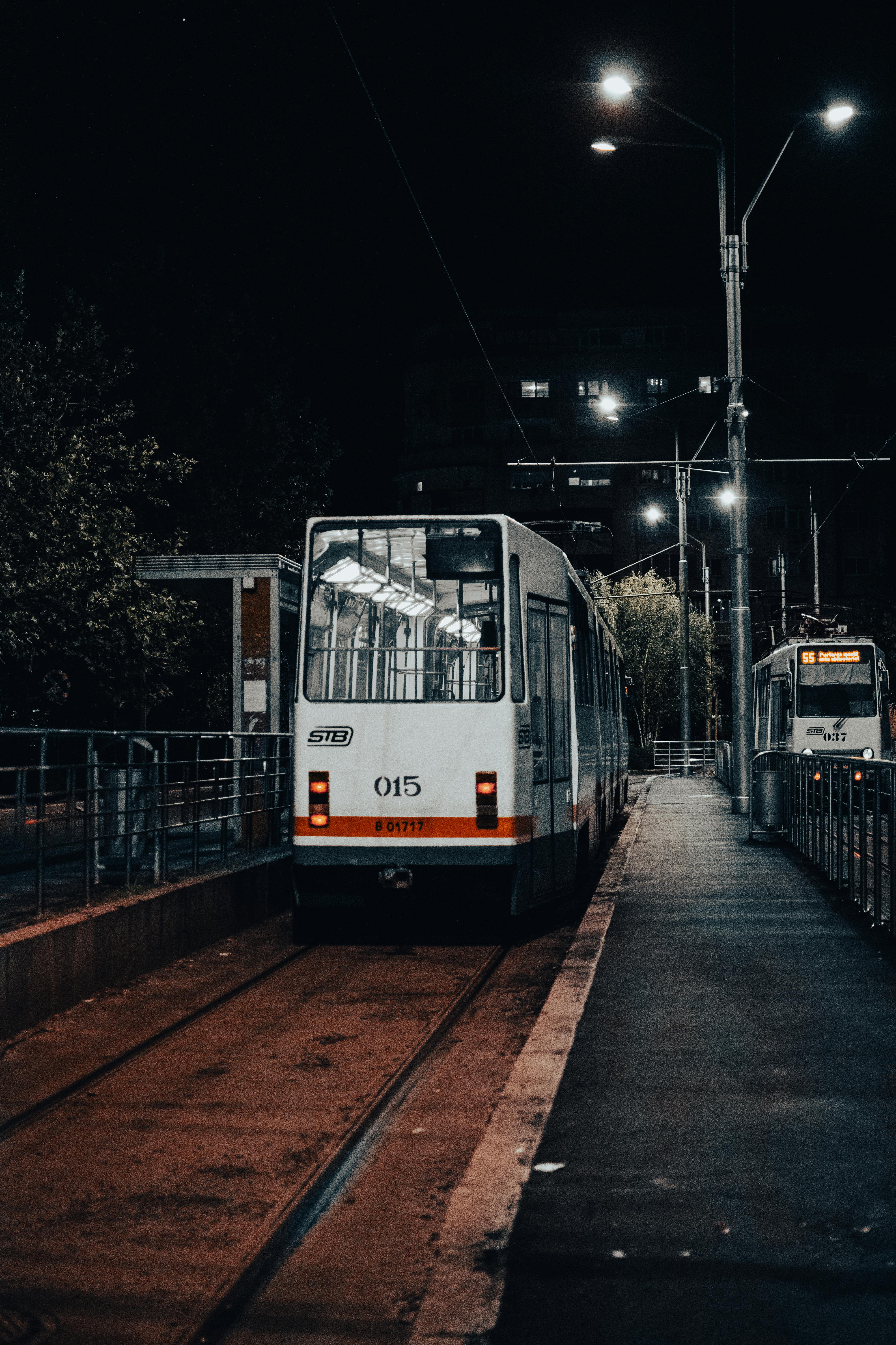 free-photo-of-tram-at-stop-in-bucharest-in-romania-at-night.jpeg?auto\u003dcompress\u0026cs\u003dtinysrgb\u0026dpr\u003d1\u0026w\u003d500