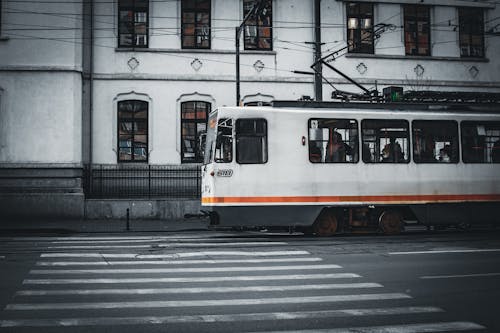 Foto stok gratis fotografi perkotaan, jalur trem, kereta listrik