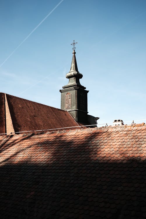 Fotobanka s bezplatnými fotkami na tému budova, jasná obloha, kostol