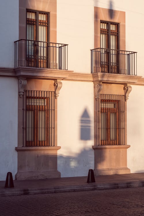 Foto d'estoc gratuïta de balcons, barres, edifici