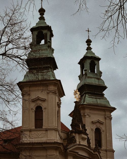 Free Vertical shot of stunning twin towers at a historic church in Prague, Czech Republic. Stock Photo