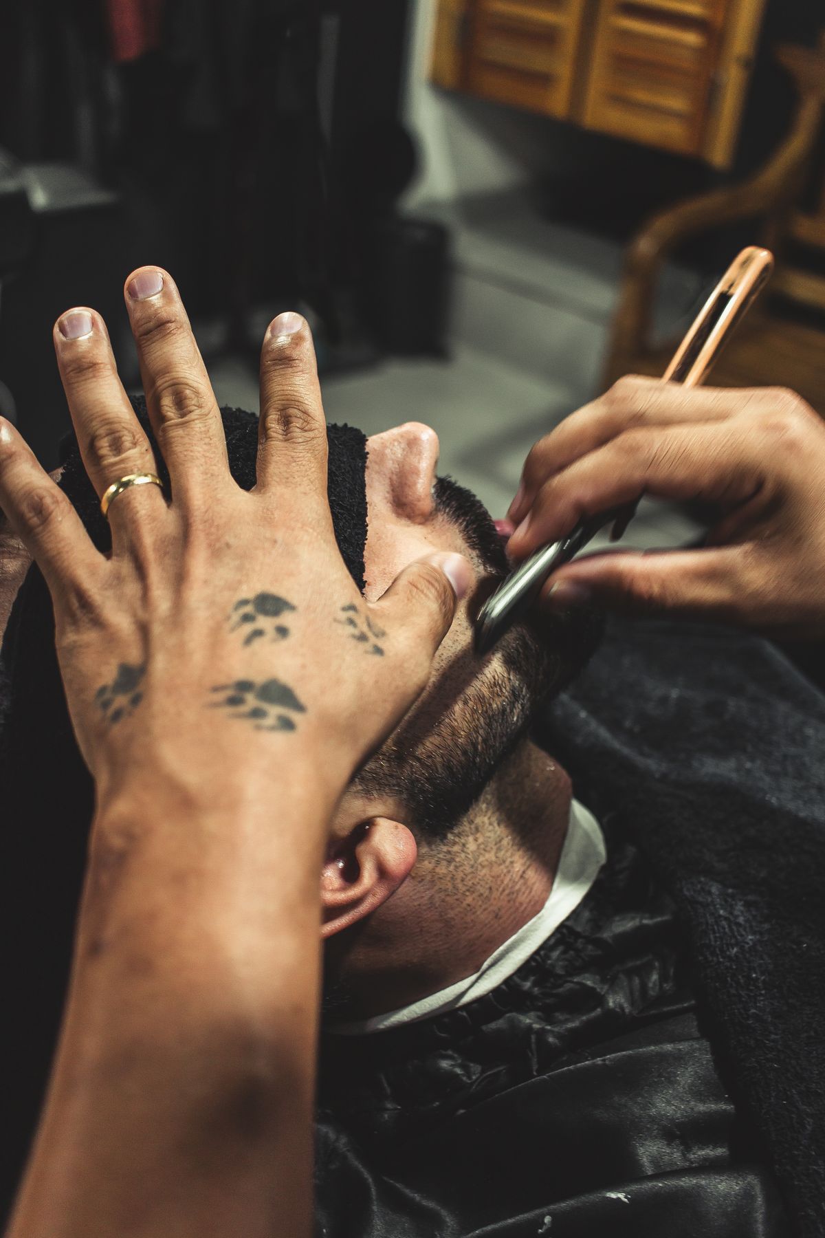 Primer plano de barba bien arreglada