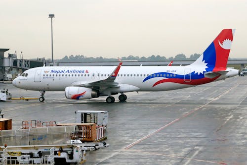 Fotos de stock gratuitas de aerolíneas nepal, aeronave, aeropuerto